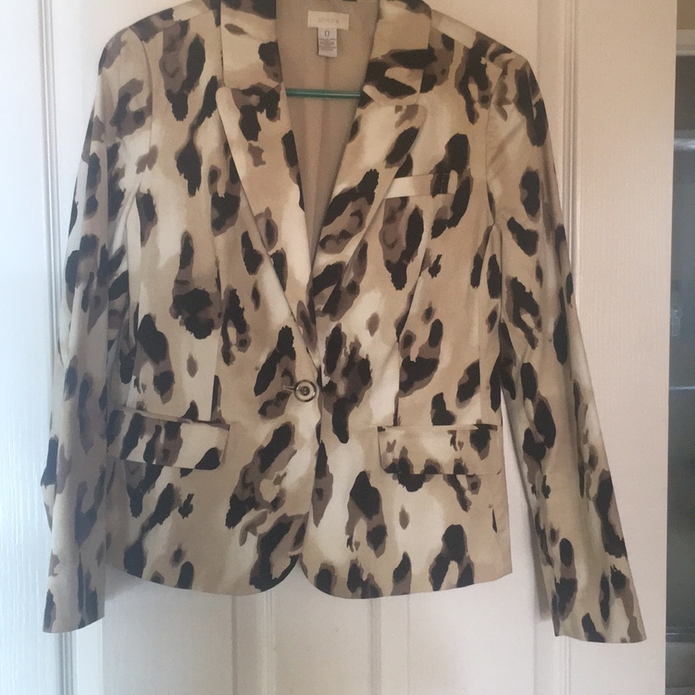 Animal print one button blazer.